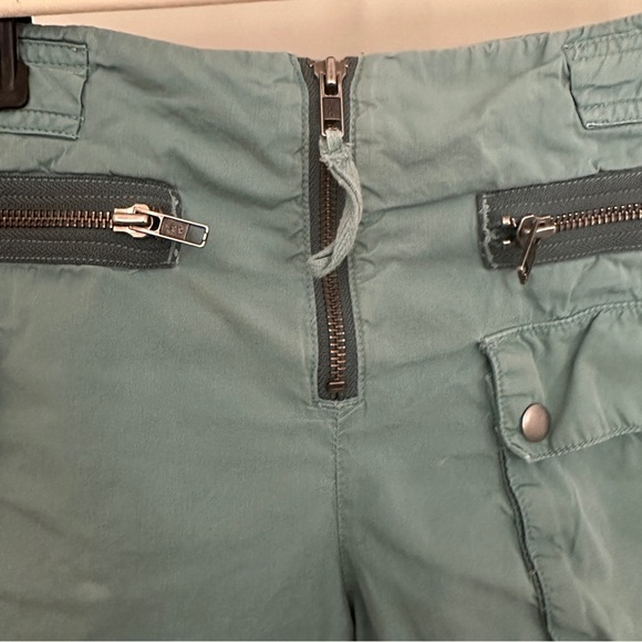 Club Monaco Green Cargo Shorts Size 8 with Zip & Flap Pockets - 8 Flaw - Picture 2 of 7